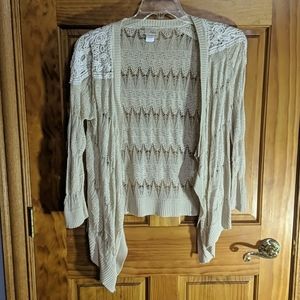 Large day trip tan and white shawl